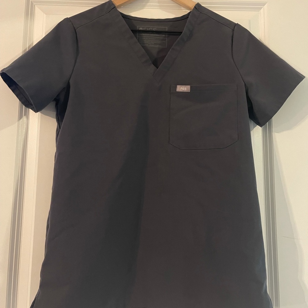 Figs Catarina One Pocket Scrub Top charcoal